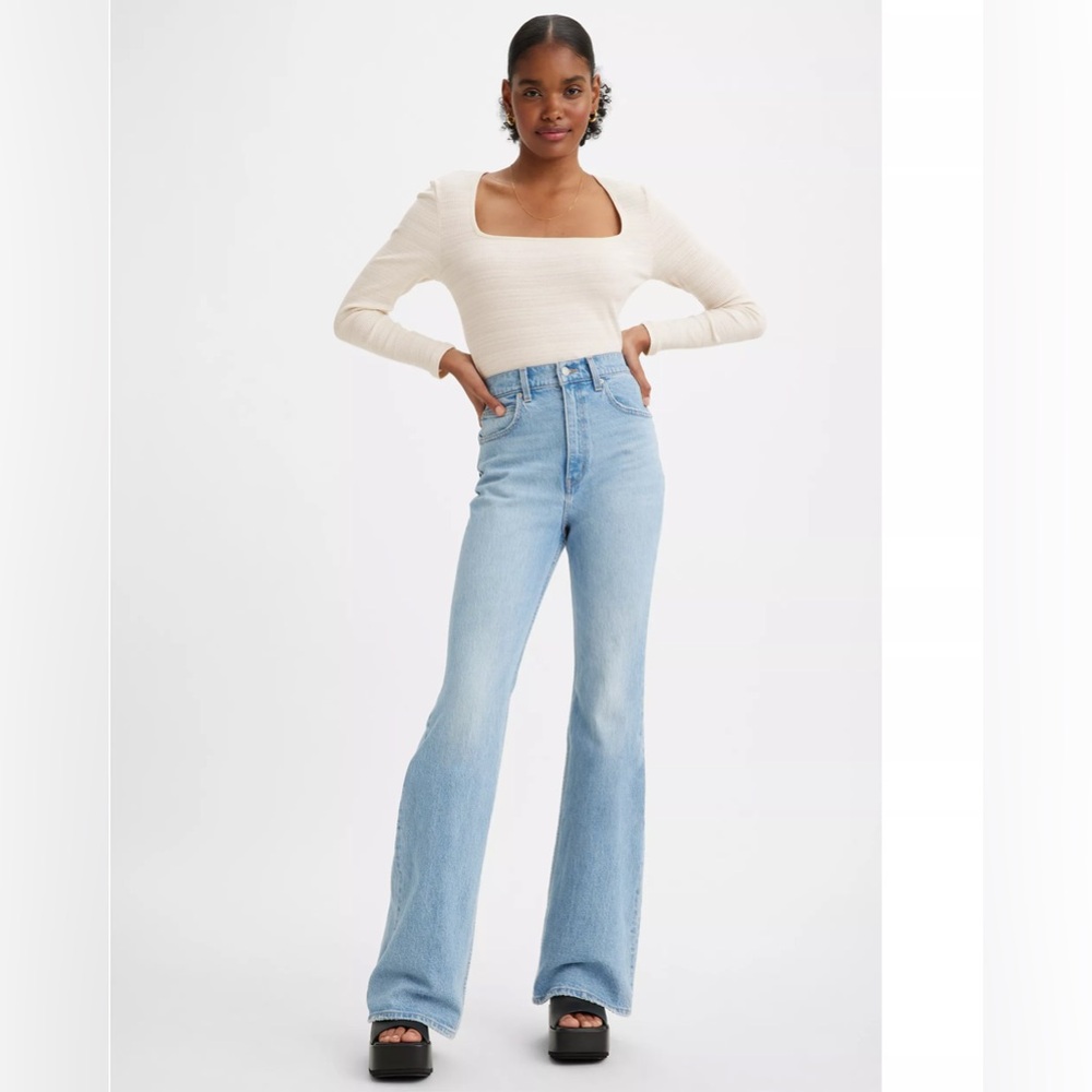 Levi’s Premium 70s High Flare Jeans in Put It Back Size 25